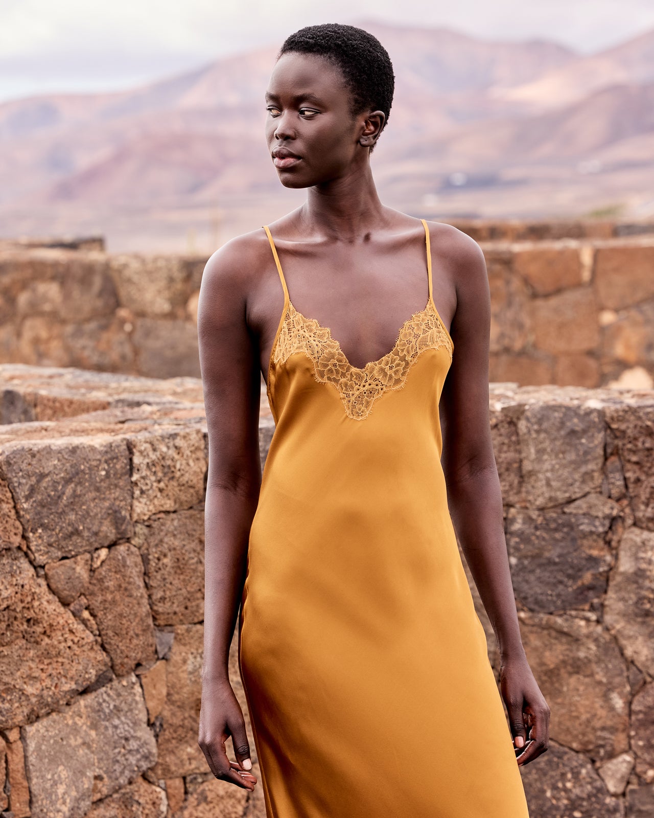 Robe Bruma - Ocre : Robe longue en soie et dentelle – Ocre Mes Demoiselles - Image 4