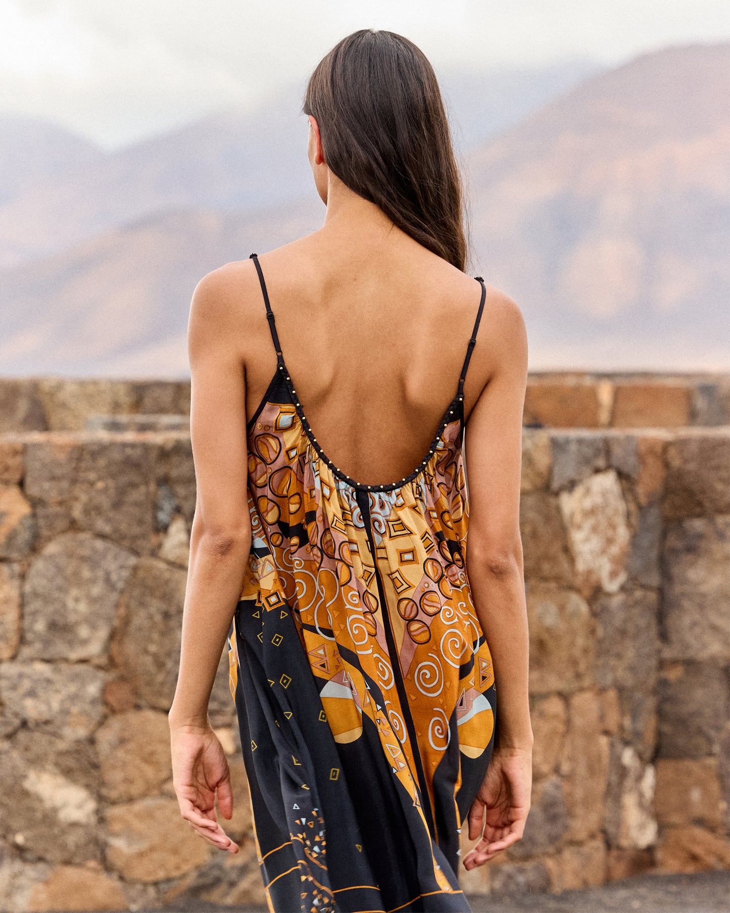 Robe longue bretelles imprimé placé – Noir et ocre - Robes Mes Demoiselles