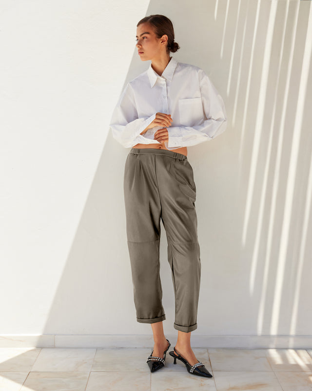 Pantalon droit en simili cuir – chocolat - Pantalons & combinaisons Mes Demoiselles - Image 3