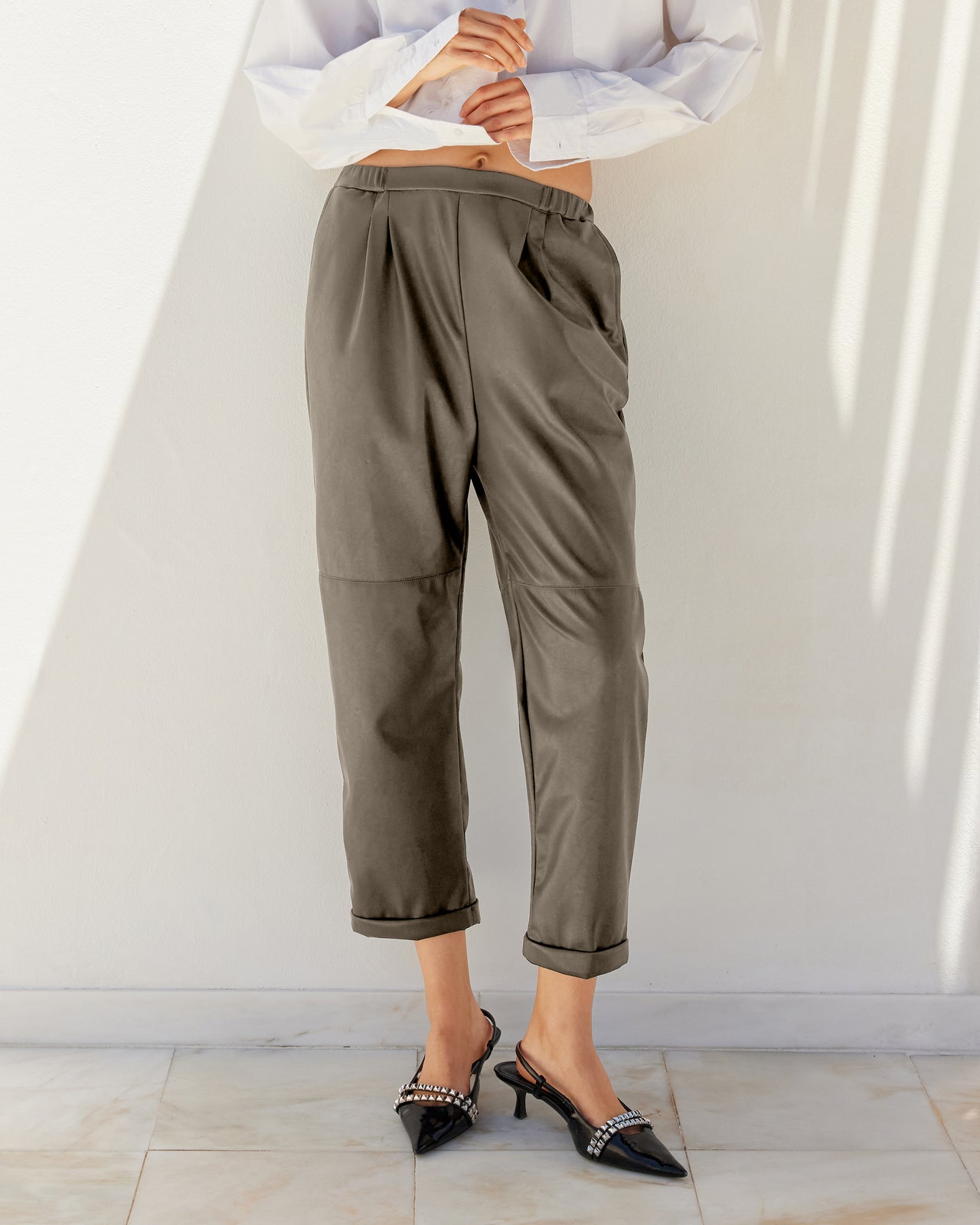 Pantalon Roxy - Taupe : Pantalon droit en simili cuir – chocolat Mes Demoiselles - Image 4