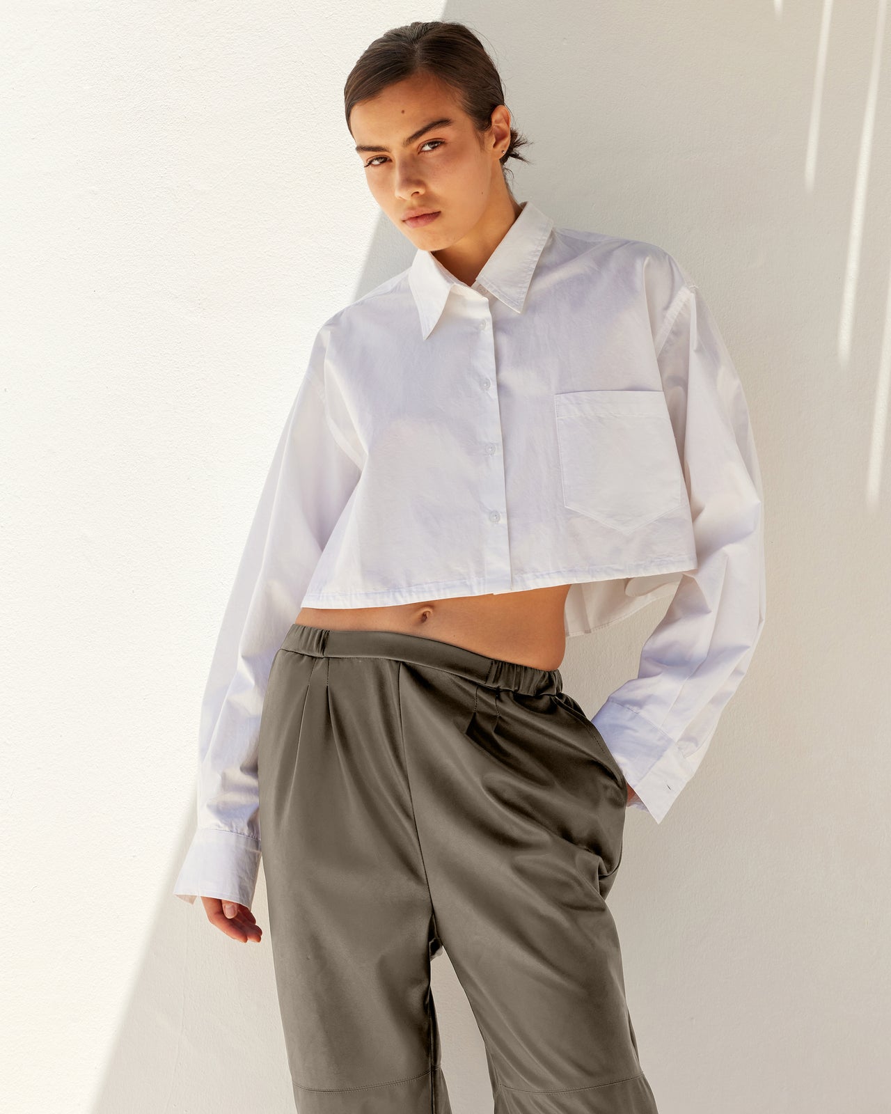 Pantalon Roxy - Taupe : Pantalon droit en simili cuir – chocolat Mes Demoiselles - Image 7