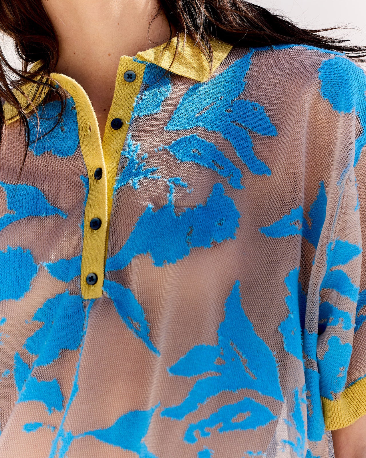 Pull Sharita - Bleu : Polo délicat en dévoré bleu sur une base chair avec détail jaune Mes Demoiselles - Image 7