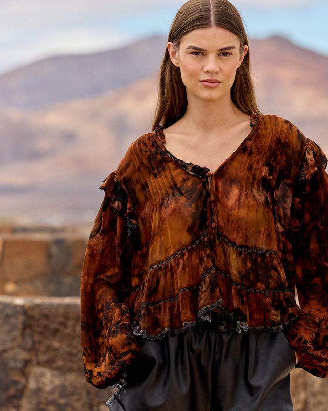 Blouse Llaollao - Marron : Blouse en viscose georgette tie & dye – Multicolore Mes Demoiselles - Image 1